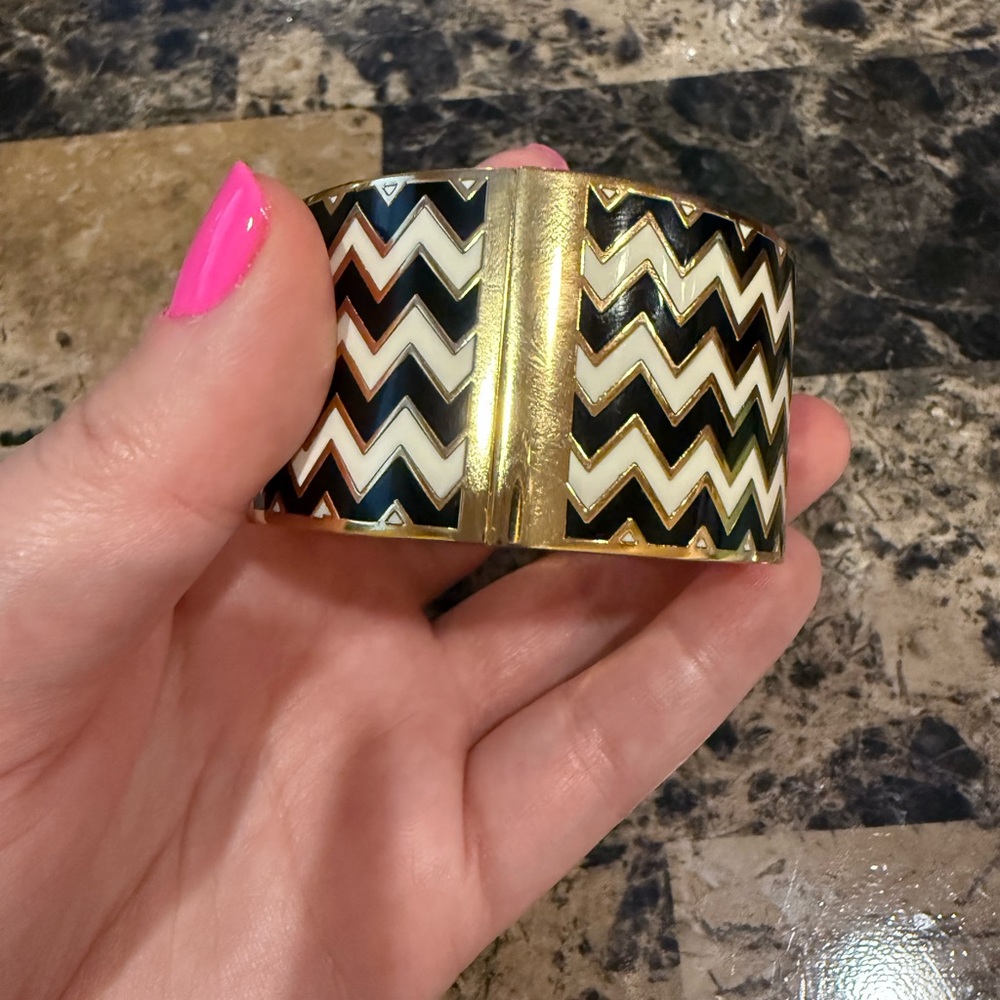 Kate Spade La Vida Loca Hinged Bangle - Picture 8 of 13